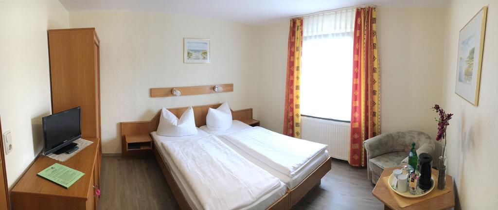 Kastanienhof Hotel Garni Zinnowitz Room photo